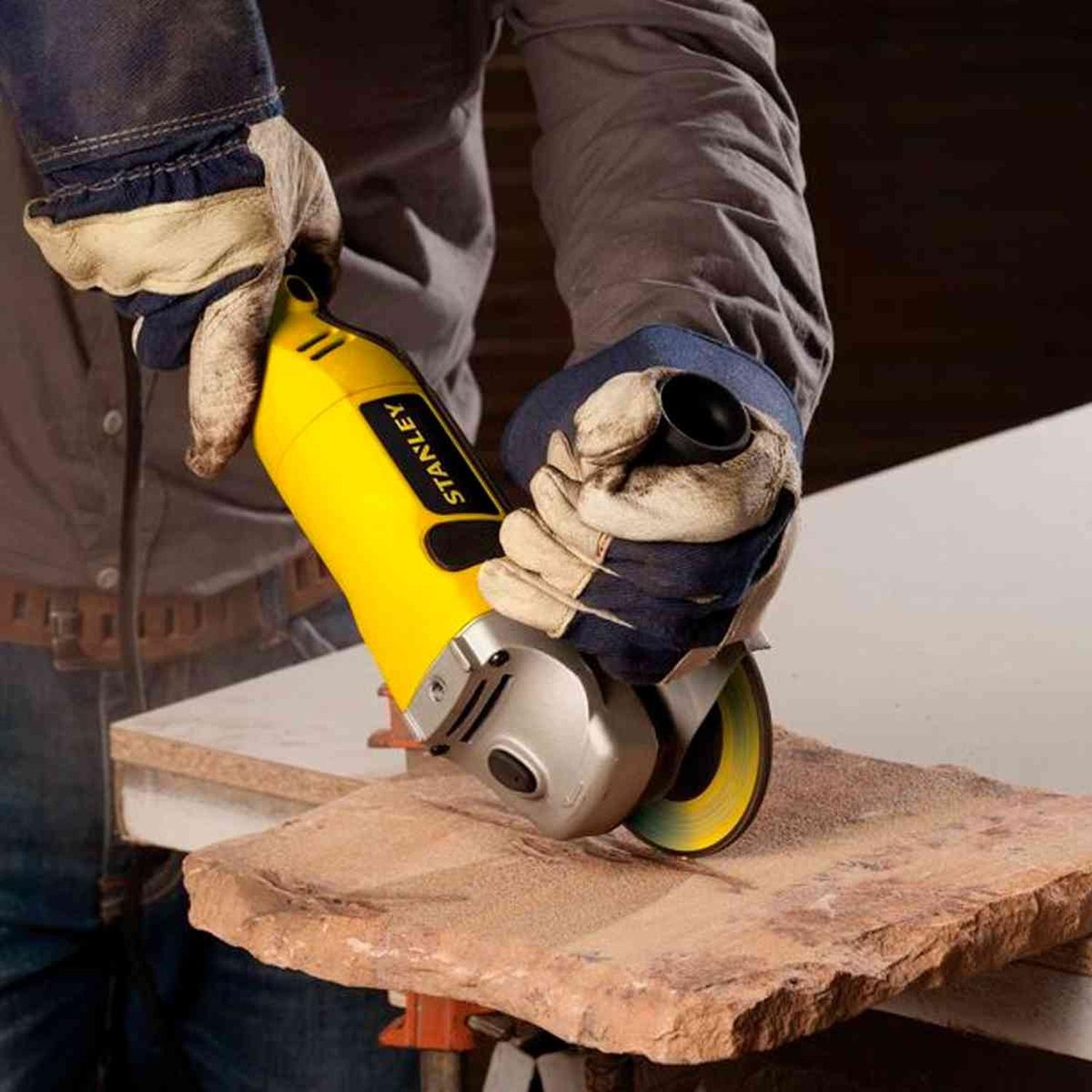AMOLADORA ANGULAR 4 1/2 1000W 11000 RPM STANLEY STGS1011-B2 - 4