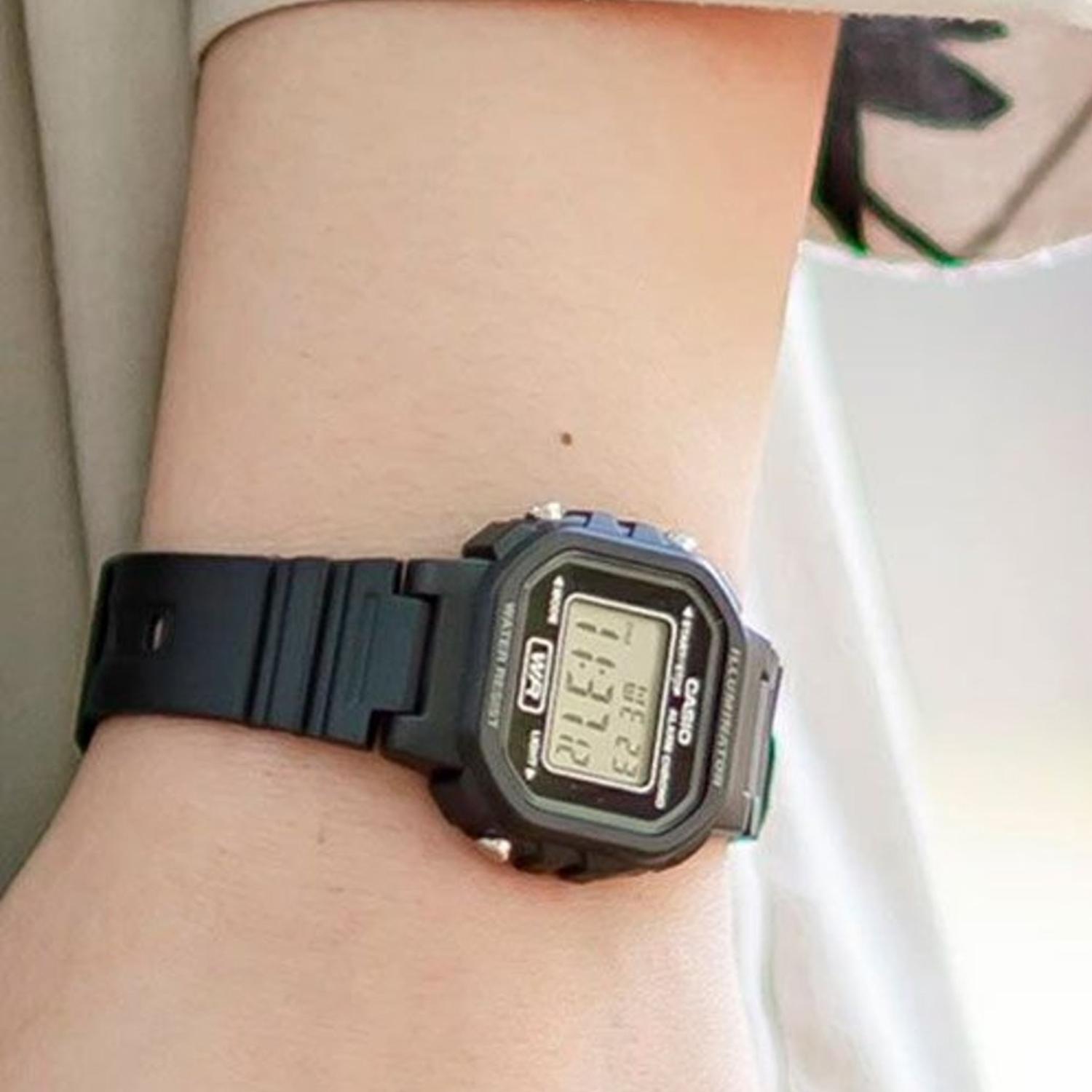 RELOJ CASIO MUJER ANÁLOGO DIGITAL LA-20WH-1ADF - 8