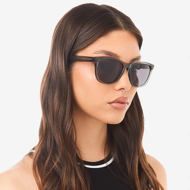 LENTES DE SOL HAWKERS ONE RAW BLACK TRANSPARENT DARK HONR22GBT0 - TALLA 54MM - LOAIZAR.PE - 2