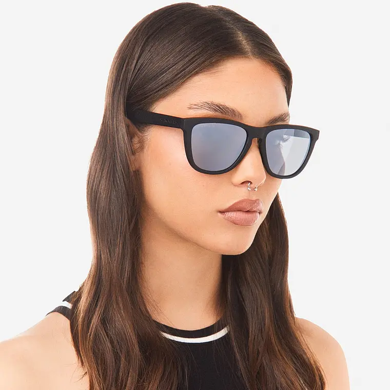 LENTES DE SOL POLARIZADO HAWKERS ONE RAW BLACK CHROME HONR21BSTP - TALLA 54MM - LOAIZAR.PE - 2