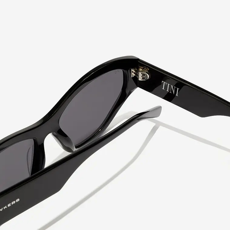 LENTES DE SOL HAWKERS CODE - TINI HEGO23BBXN - TALLA 56MM - LOAIZAR.PE - 8