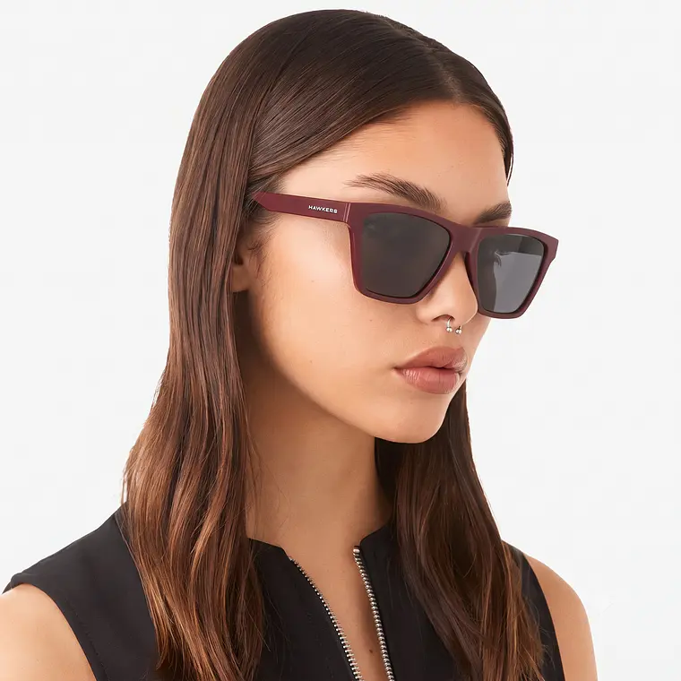 LENTES DE SOL HAWKERS ONE LS BURGUNDY DARK LIFTR11 - TALLA 54MM - LOAIZAR.PE - 2