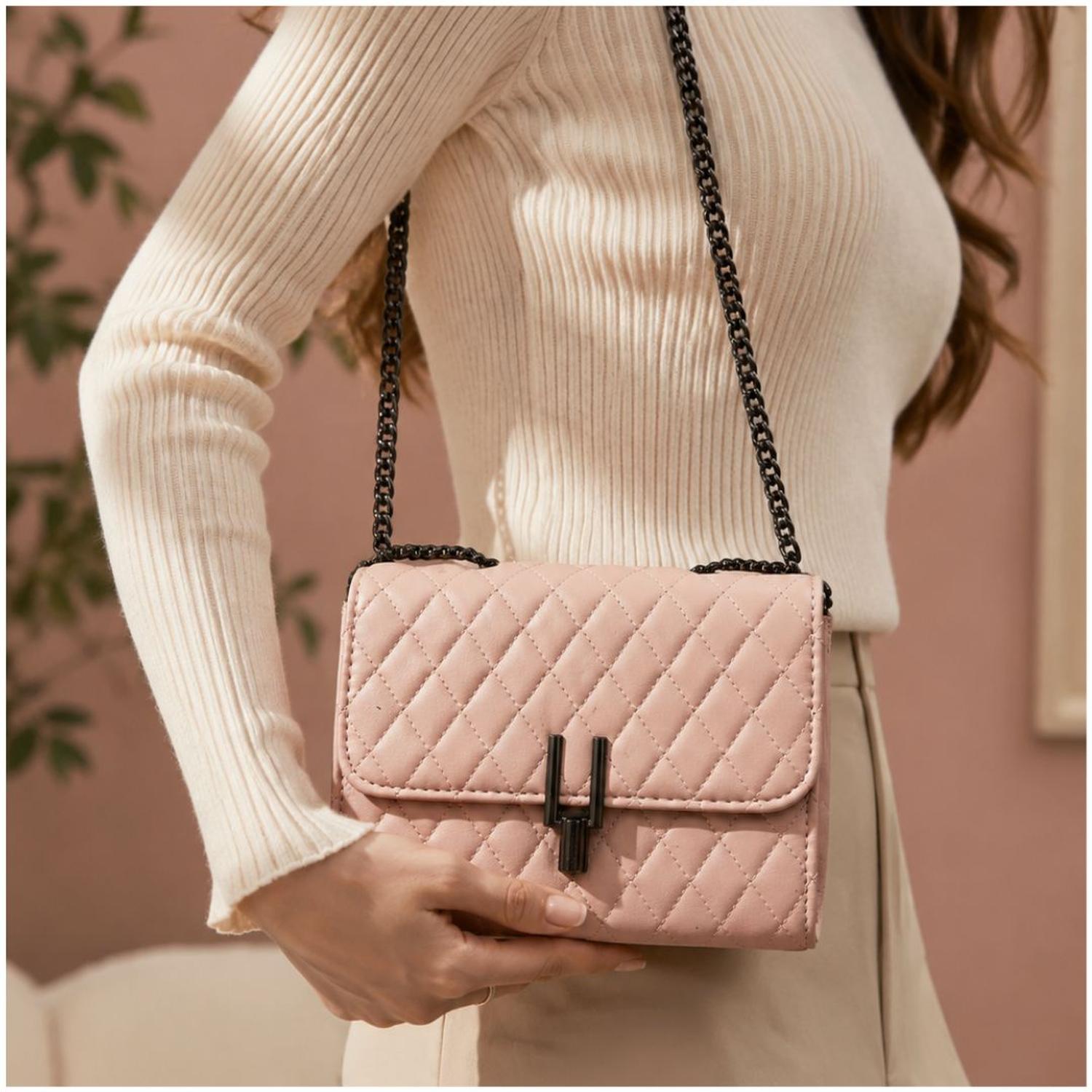 CARTERA DE MANO CON CORREA DISEÑO PREMIUM TAMAÑO M - 1