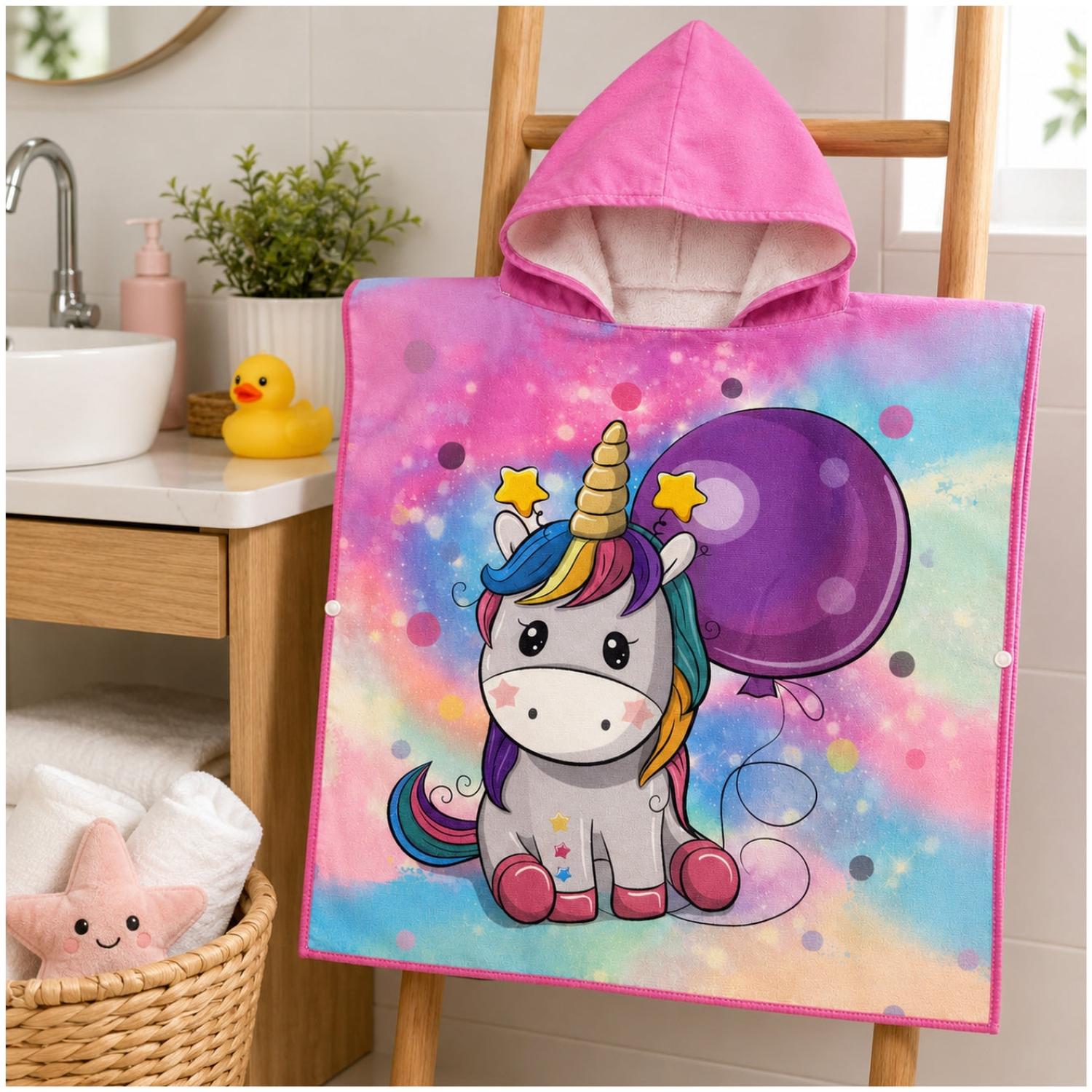 TOALLA DE BAÑO TIPO CAPA CON CAPUCHA CON BROCHES LATERALES DISEÑO UNICORNIO - 5