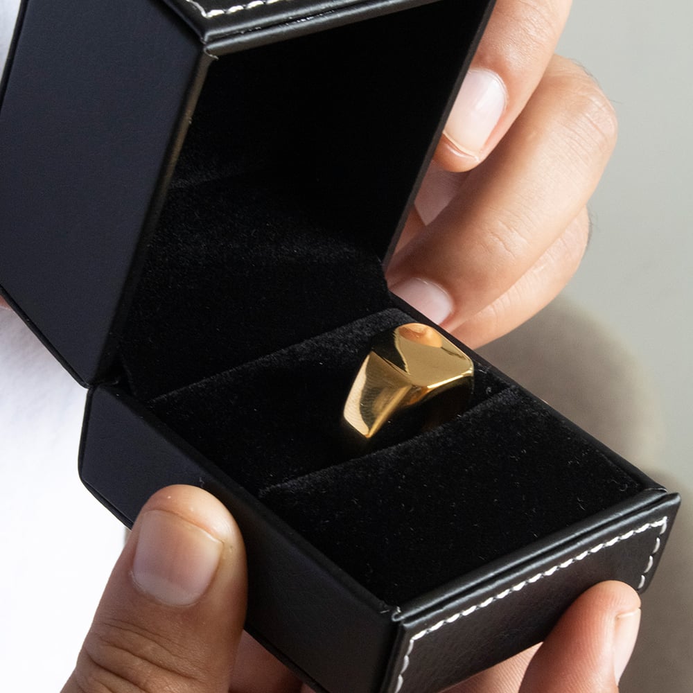 ANILLO GRUESO PLANO DORADO PARA HOMBRE - 2
