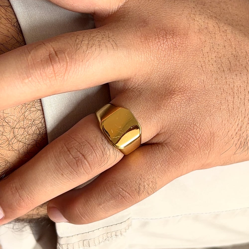 ANILLO GRUESO PLANO DORADO PARA HOMBRE - 4