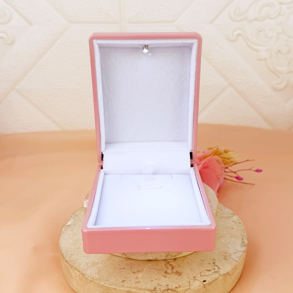 ESTUCHE CAJA RECTANGULAR ROSA CON LUZ LED - 3