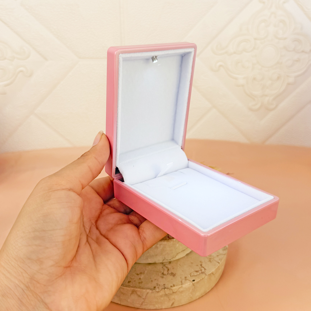 ESTUCHE CAJA RECTANGULAR ROSA CON LUZ LED - 4