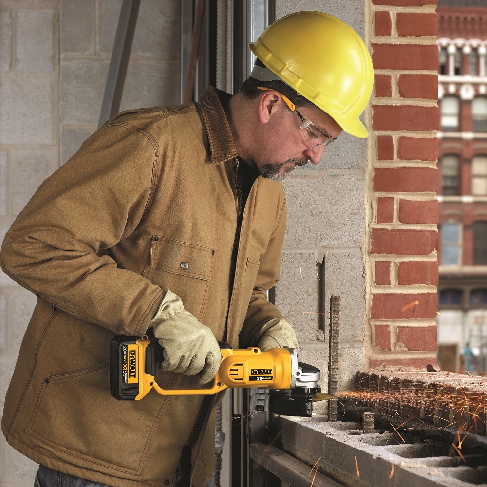 ESMERIL AMOLADORA 4.5' 5' 20V MAX DEWALT DCG412M2 2 X 4.0 AH - 3
