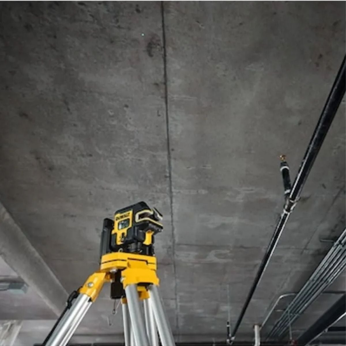 NIVEL LÁSER VERDE 2 PUNTOS LÍNEA CRUZADA DEWALT DCLE14221GB - 5
