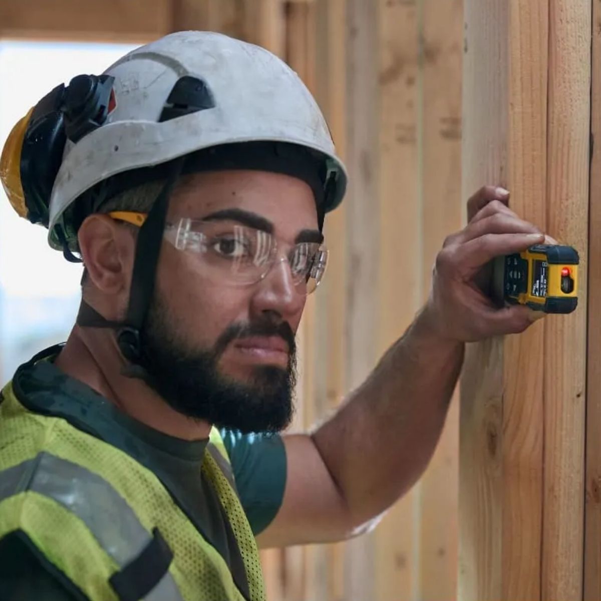 MEDIDOR DE DISTANCIA LÁSER 60 METROS DEWALT DWHT77200 - 4