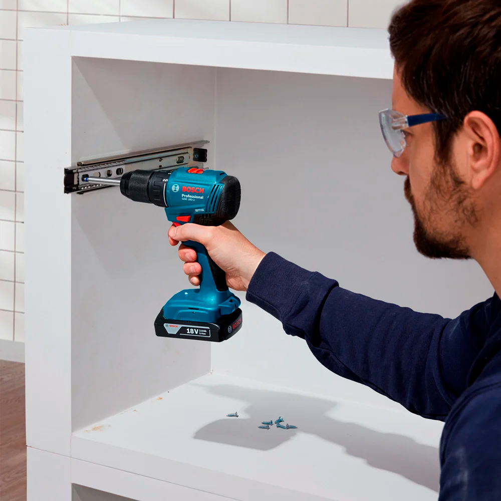 TALADRO PERCUTOR GSB 185 BOSCH + 1 BAT + SET 91 PIEZAS - 4