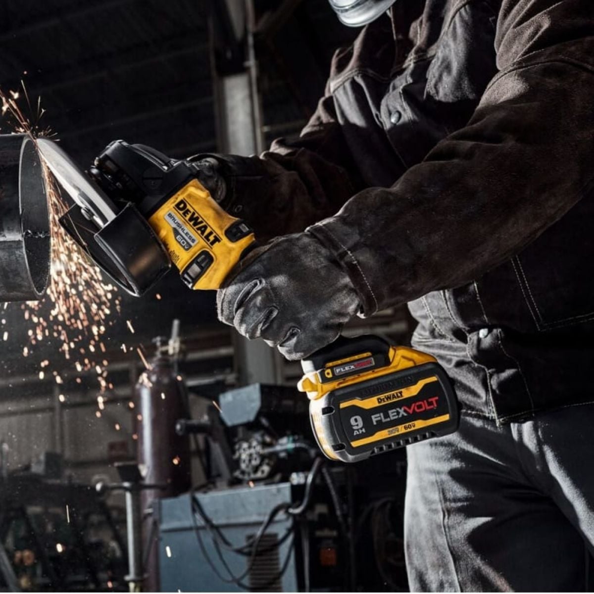 AMOLADORA FLEXVOLT XR 7' 60V BL BARETOOL DEWALT DCG440B-B2 - 4