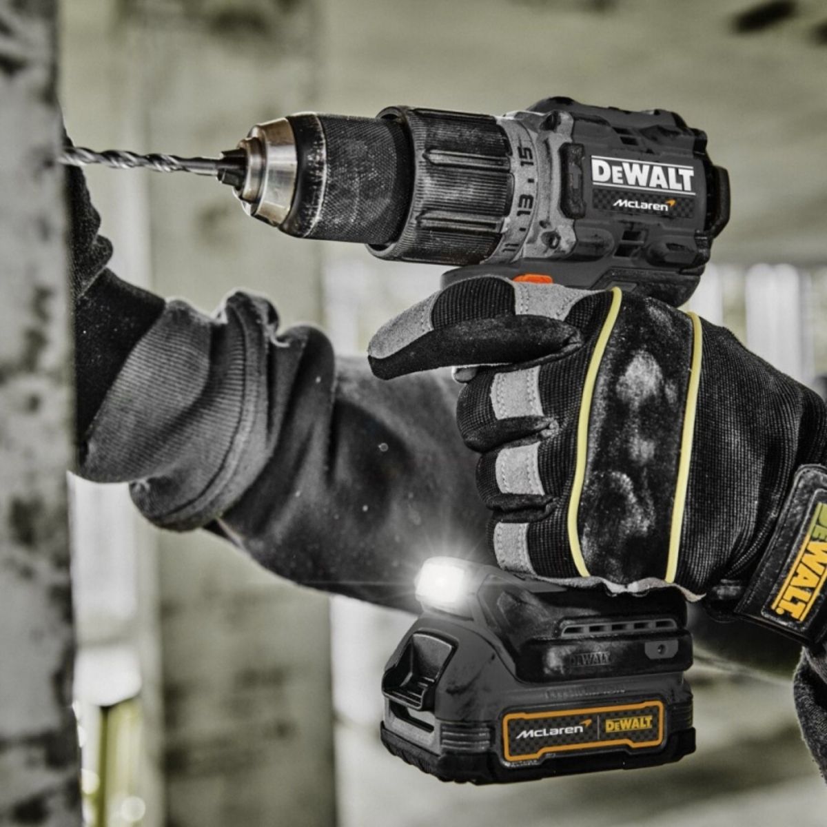 TALADRO PERCUTOR 1/2' + IMPACTO 1/4' 20V XR + BATERÍA DEWALT - 6