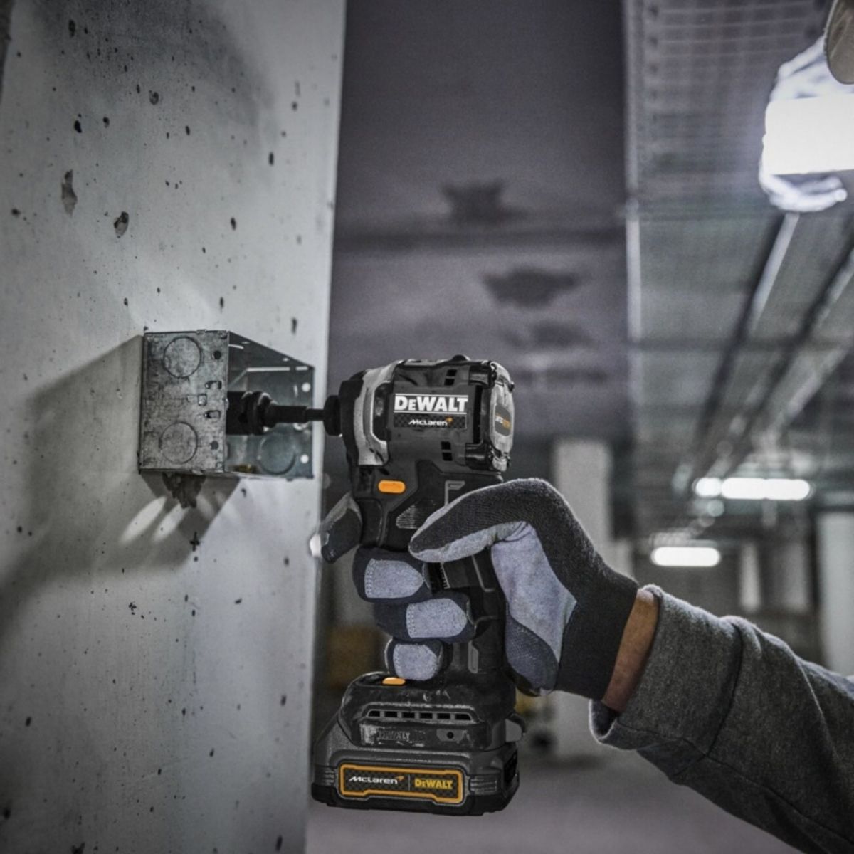 TALADRO PERCUTOR 1/2' + IMPACTO 1/4' 20V XR + BATERÍA DEWALT - 7