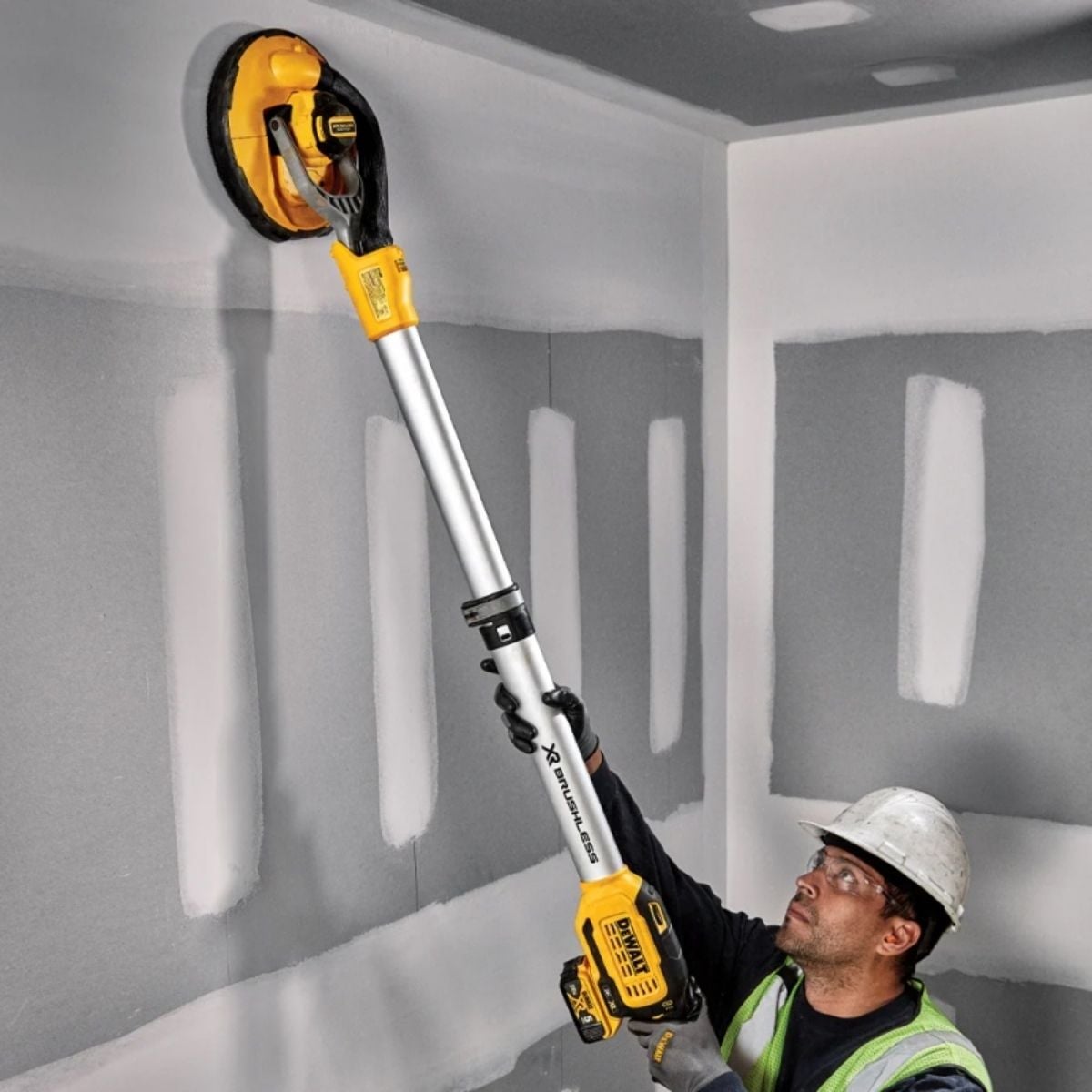 LIJADORA PARA DRYWALL TELESCÓPICA 9' 20V BL DEWALT DCE800B - 5