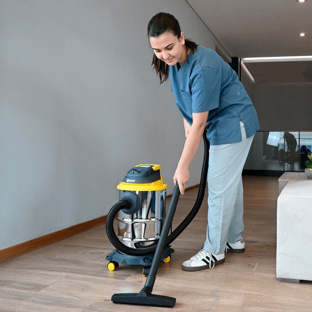 ASPIRADORA 1000W NIWA LANW-1015I - 3