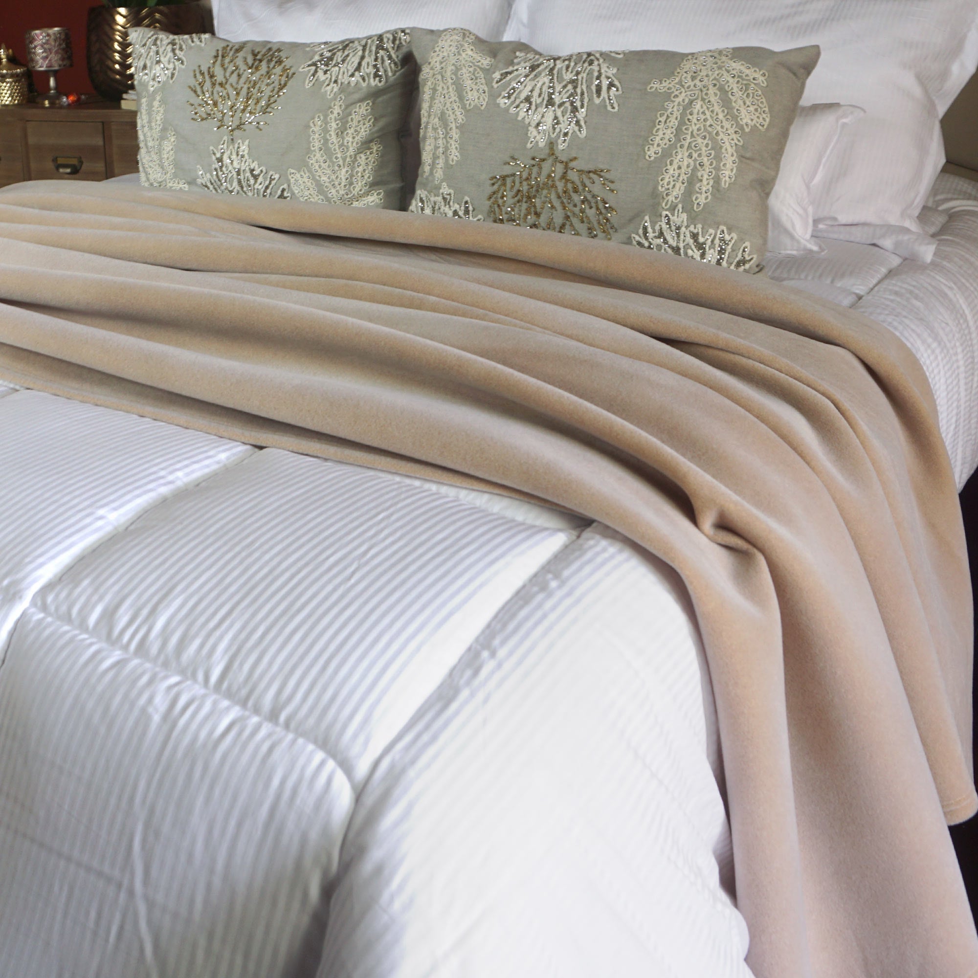 FRAZADA FIBRA DE ESPUMA AISLANTE ANTIALÉRGICA PREMIUM / BEIGE ARLIN - 3