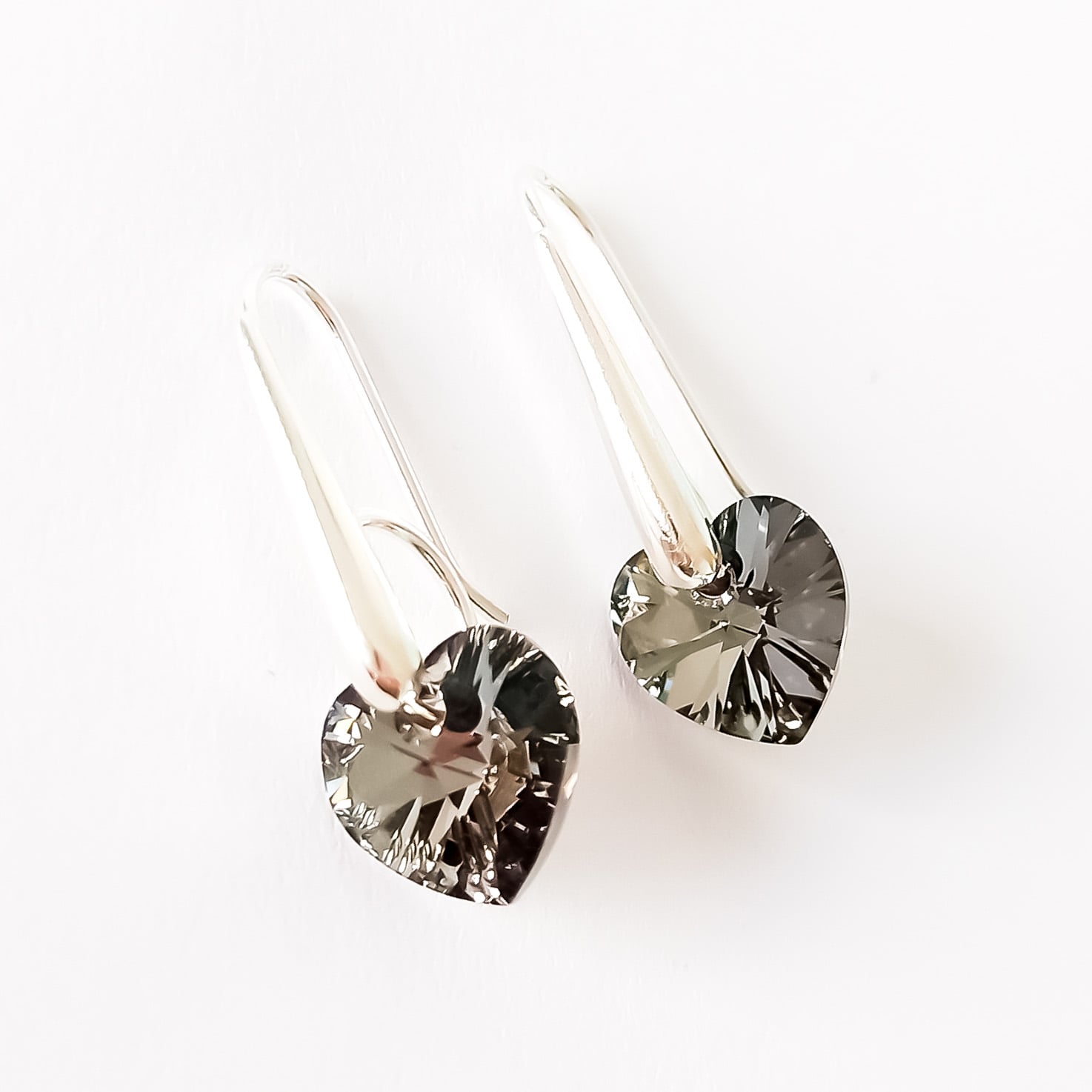 ARETES DE PLATA 925 PARA MUJER CON CORAZÓN DE CRISTAL COLOR NEGRO TORNASOL - REGALO IDEAL PARA SORPRENDER - 1