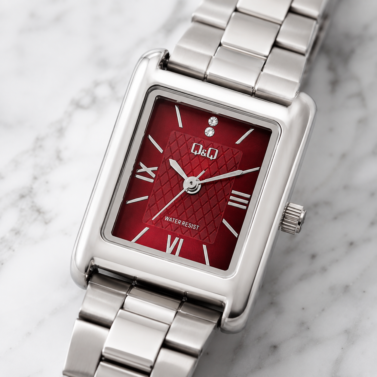 RELOJ Q&Q PARA MUJER CON PULSERA METÁLICA PLATEADA Y ESFERA ROJA MODELO C69A-002PY REGALO FEMENINO ELEGANTE - 2