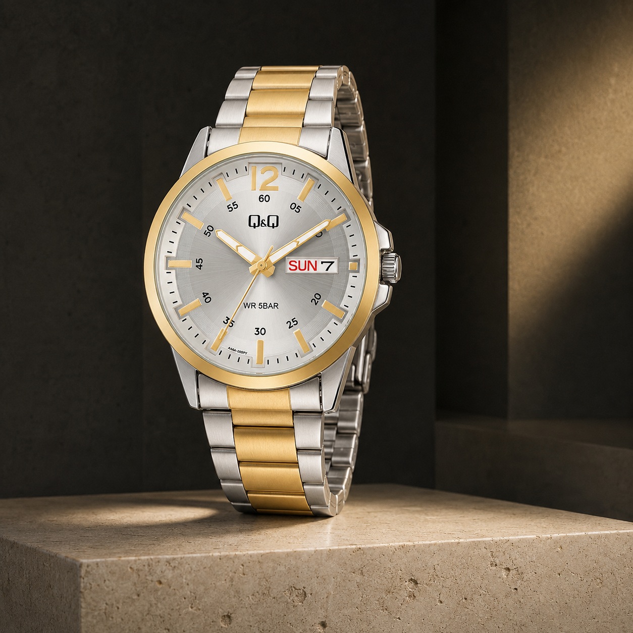 RELOJ Q&Q A36A-005PY PARA HOMBRE BICOLOR PLATEADO Y DORADO DÍA Y FECHA 42 MM 5 BAR - 5