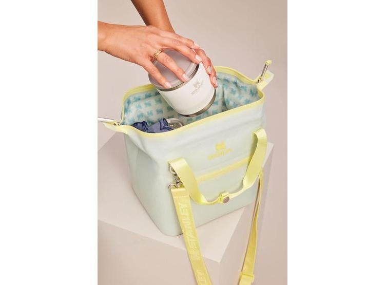 STANLEY BOLSA TÉRMICA JULIENNE, FRESCURA POR 12 HORAS, DISEÑO INNOVADOR Y CORREA DESMONTABLE, IDEAL PARA EXTERIORES - 5