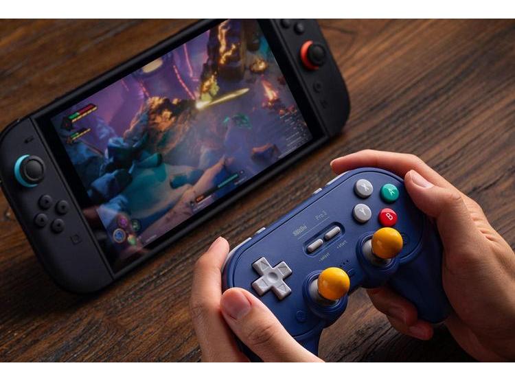 8BITDO PRO 3 CONTROLLER CON COMPATIBILIDAD MULTIPLATAFORMA Y BASE DE CARGA INTEGRADA - 6
