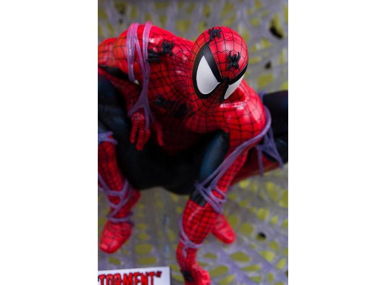 FIGURA COLECCIONABLE DE SPIDER-MAN CON ESCENA Y CÓMIC POR MCFARLANE TOYS, INSPIRADA EN SPIDER-MAN #1 - 10