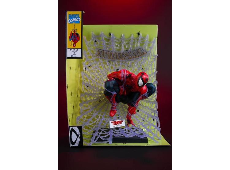 FIGURA COLECCIONABLE DE SPIDER-MAN CON ESCENA Y CÓMIC POR MCFARLANE TOYS, INSPIRADA EN SPIDER-MAN #1 - 9
