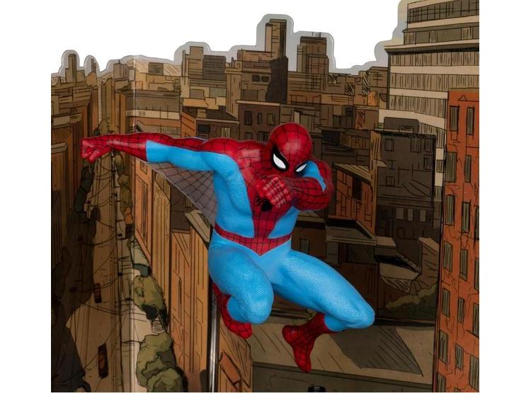 FIGURA SPIDER-MAN A ESCALA MCFARLANE TOYS, EDICIÓN GOLD LABEL, ESCENA POSADA MARVEL - 3