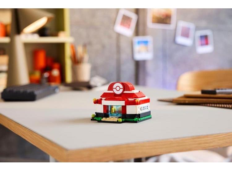 LEGO POKÉMON MINI CENTER: SET COLECCIONABLE DE 233 PIEZAS CON PUERTAS CORREDERAS Y ESTACIÓN DE CURACIÓN - 6