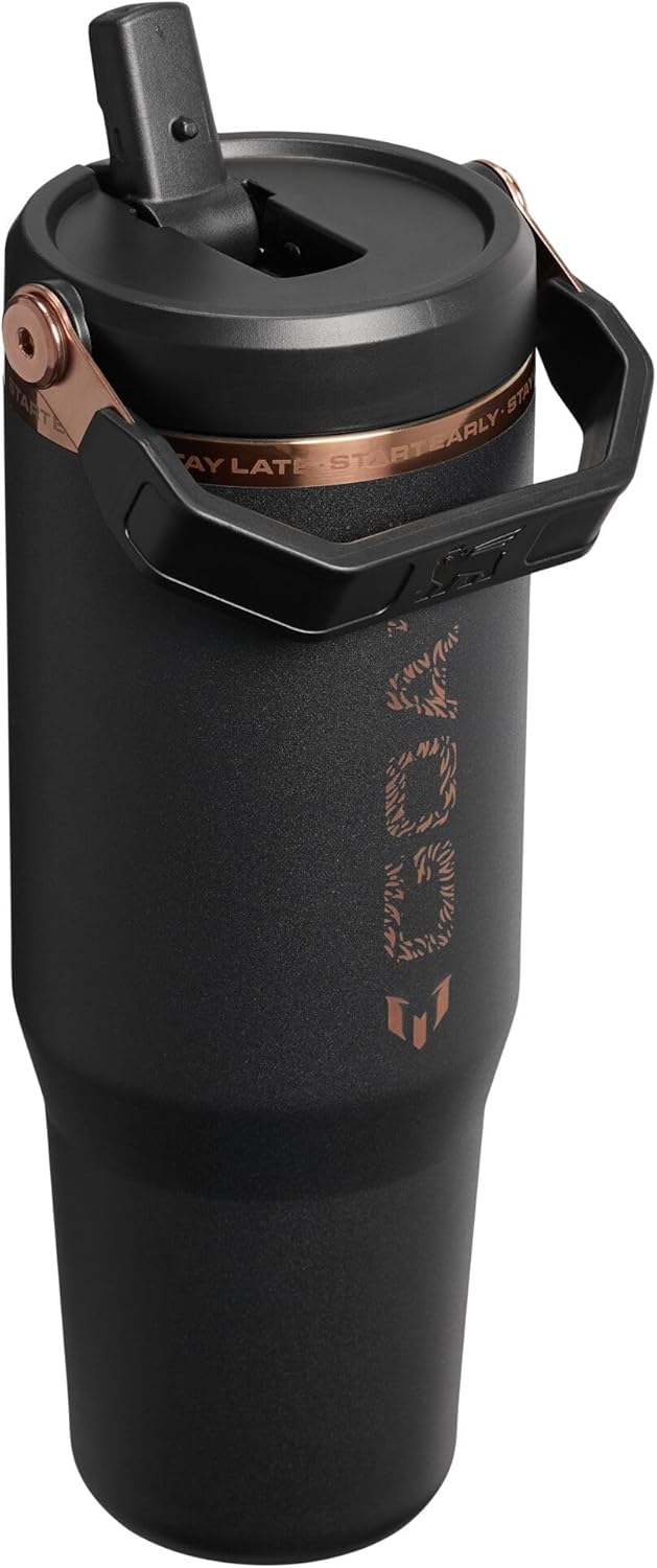 BOTELLA TÉRMICA STANLEY X ICEFLOW 2.0 FLIP STRAW TUMBLER 30 OZ CON ASA MESSI GOAT BLACK - 2