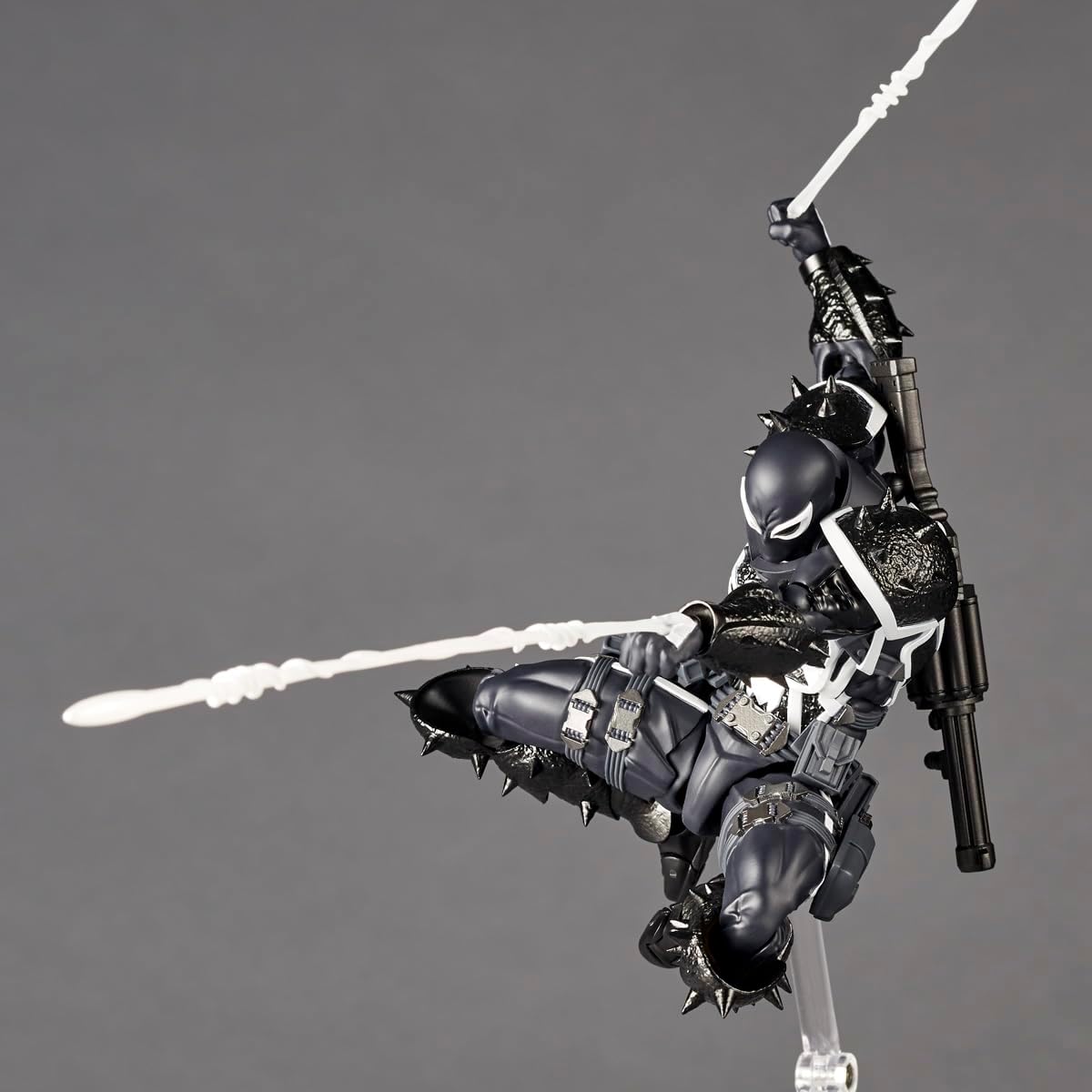 FIGURA DE ACCIÓN KAIYODO REVOLTECH AMAZING YAMAGUCHI AGENT VENOM 170 MM - 4