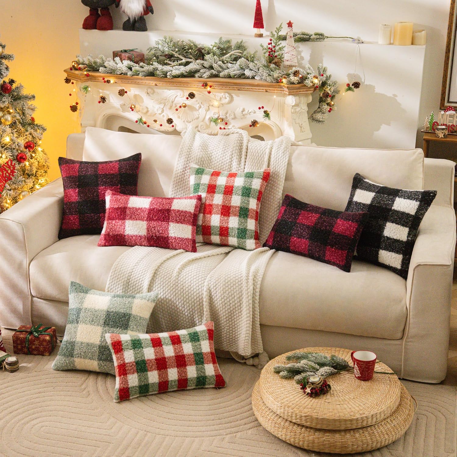 FUNDA DE COJÍN AQOTHES CUADRADA 18X18 PULGADAS DISEÑO CUADROS NAVIDEÑO ROJO Y BLANCO SET DE 2 - 5