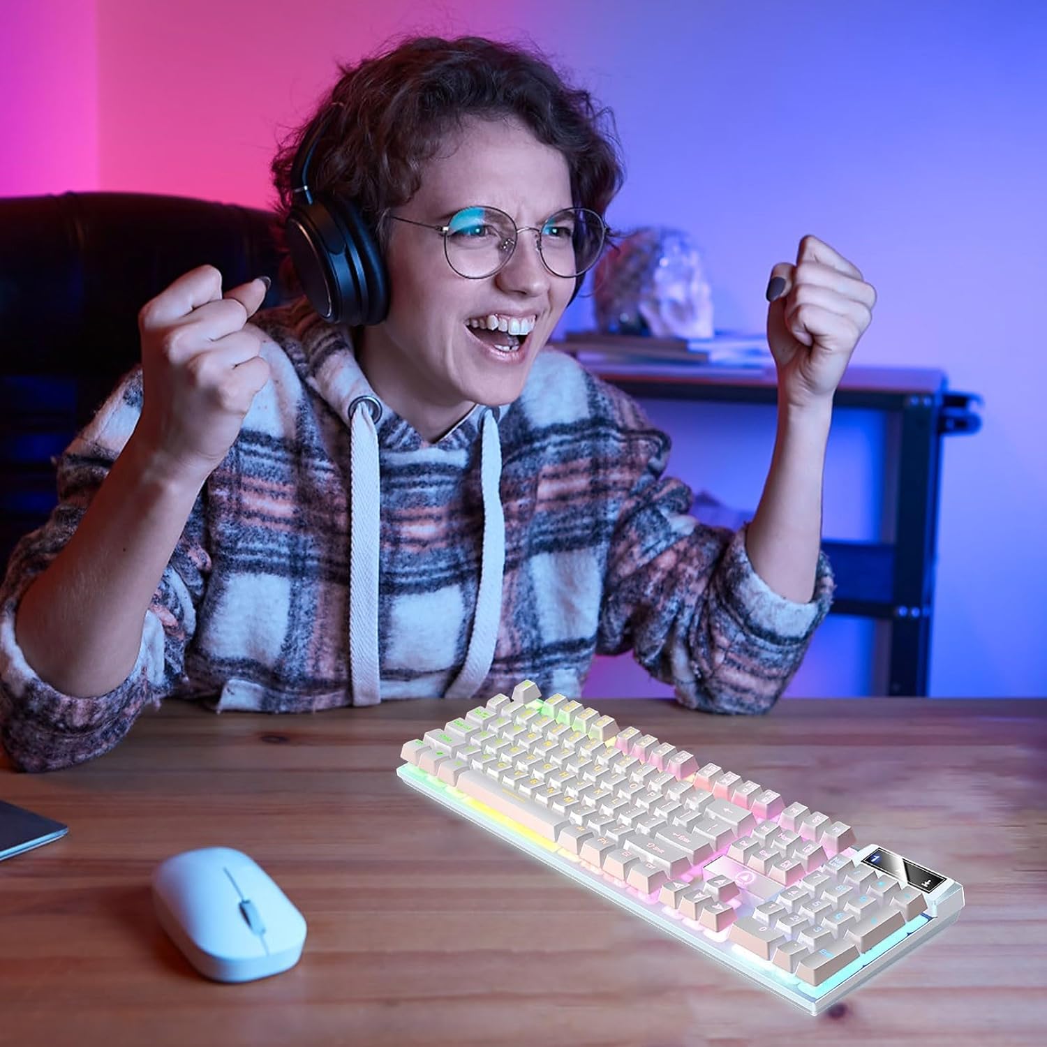 TECLADO GAMER LOVSKOO MECÁNICO RGB CON CABLE RESISTENTE A DERRAMES - 5