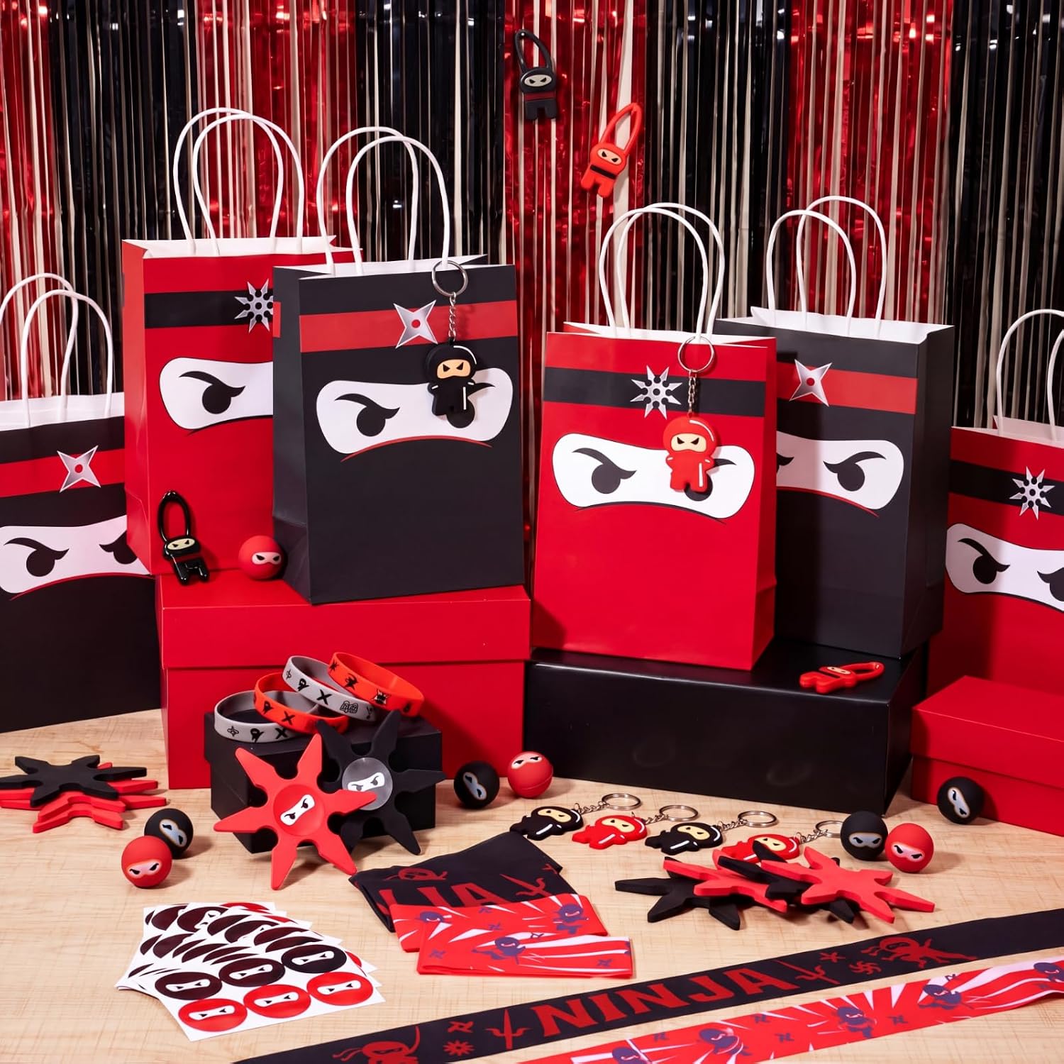 SET DE 96 RECUERDOS TEMÁTICA NINJA PARA FIESTA INFANTIL ROJO Y NEGRO - 4