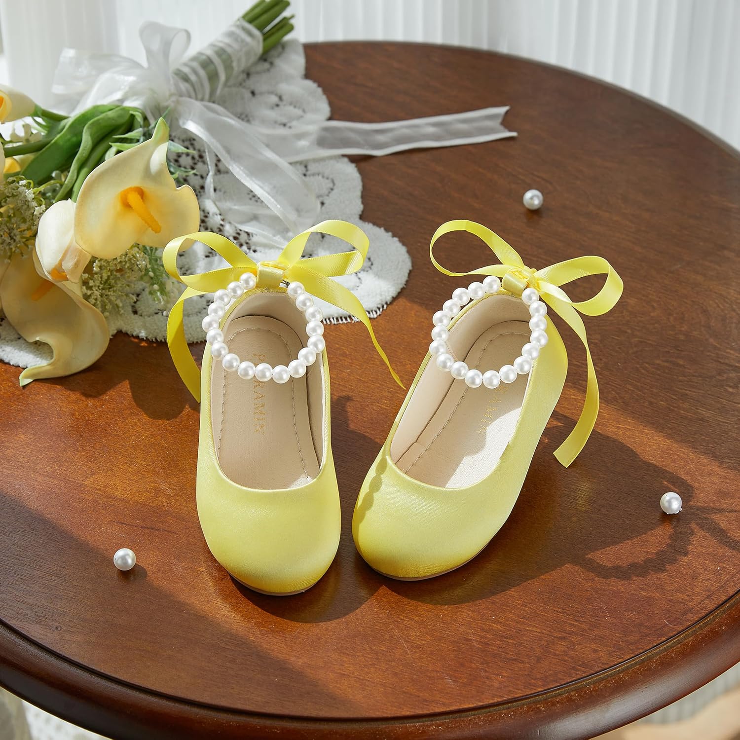 ZAPATOS PLANOS PHIRAMIN PARA NIÑA FLORES CORREA PERLAS AMARILLO - 2