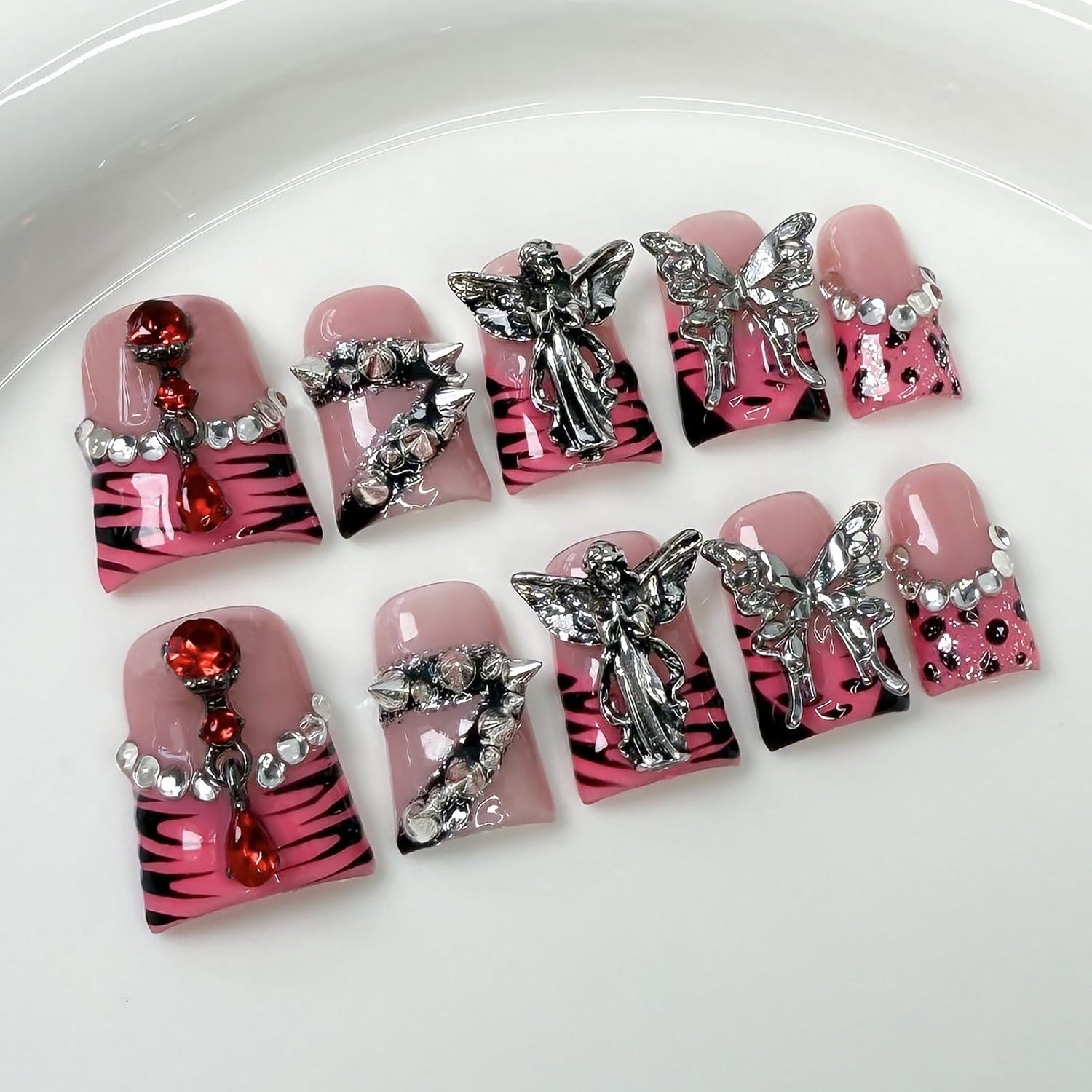 UÑAS POSTIZAS CORTAS DUCK PRESS ON BRKYKGK 3D GOTHIC CON PINCHOS Y BRILLANTES 10 PIEZAS - 1