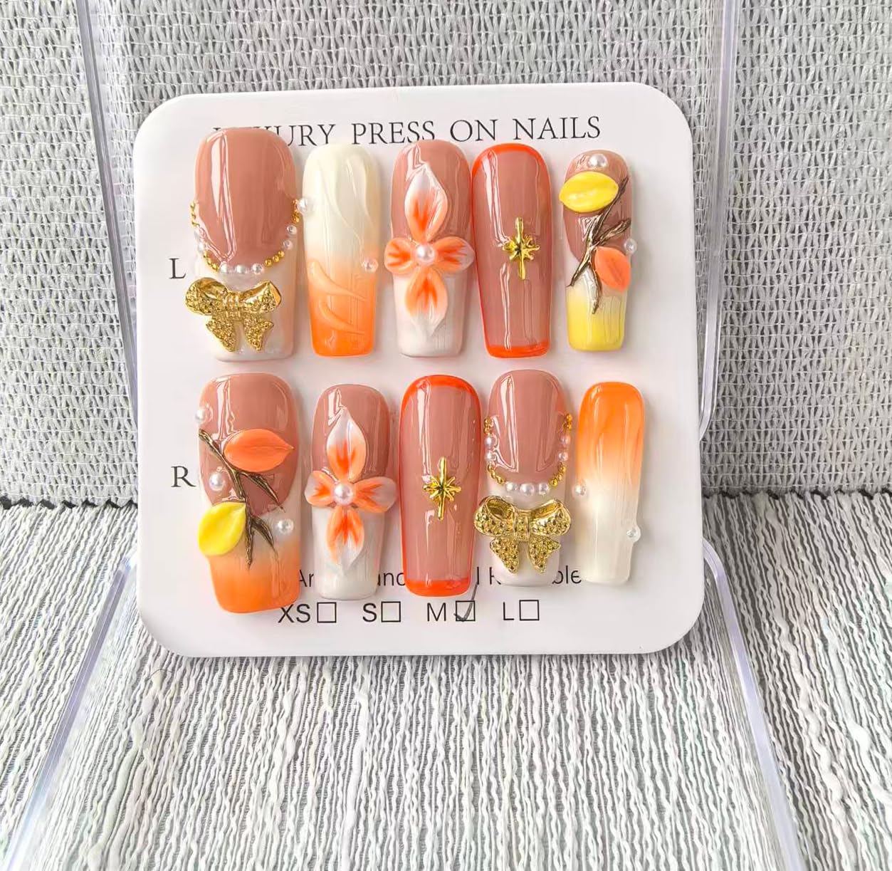 UÑAS POSTIZAS PRESS ON MEEMOORON CUADRADAS LARGAS AMARILLO CON DISEÑO FLOR 3D TALLA M 10 PIEZAS - 1