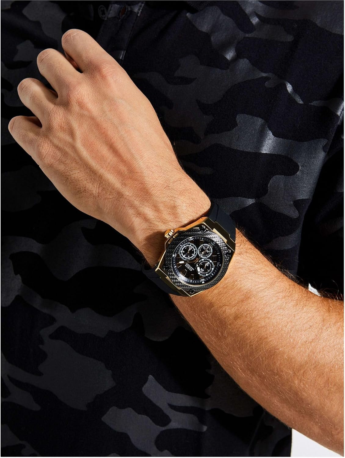 RELOJ DE PULSERA GUESS PARA HOMBRE ACERO INOXIDABLE CUARZO NEGRO Y DORADO - 4