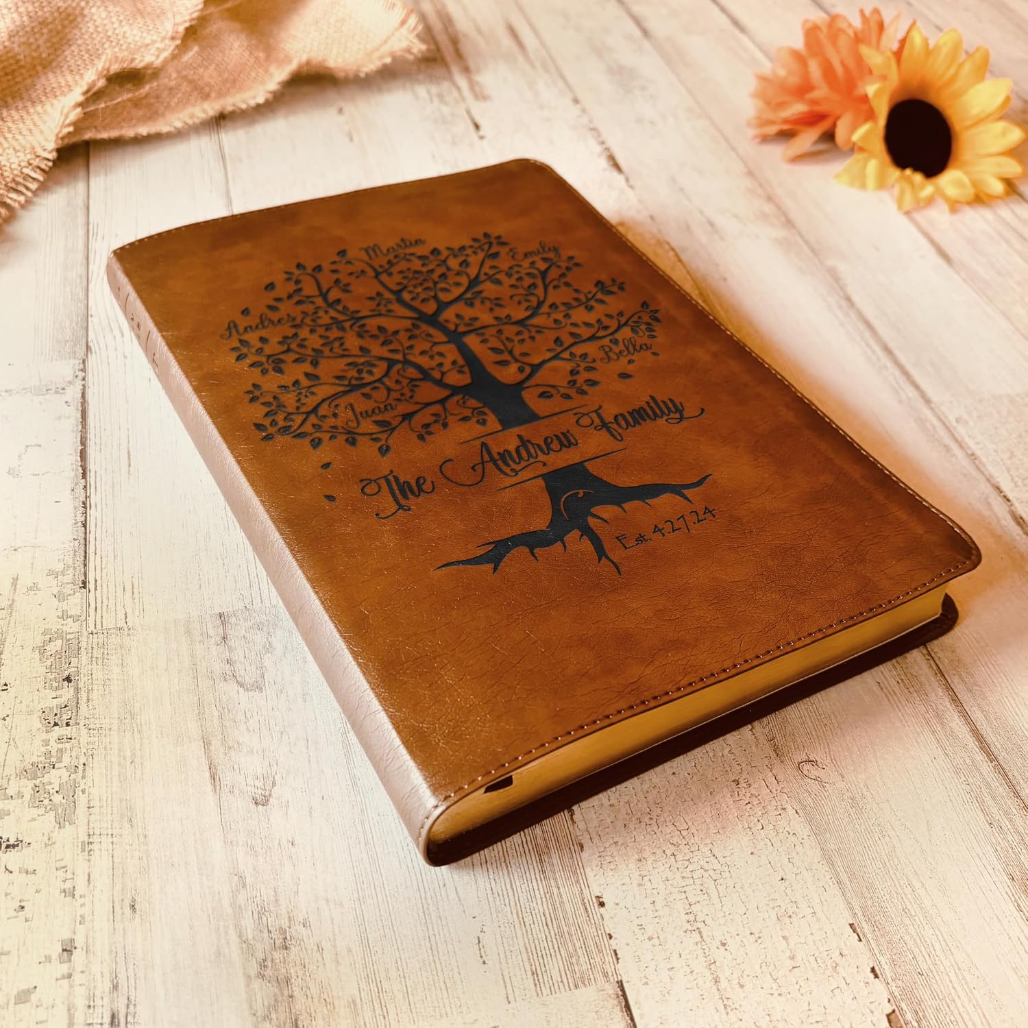 BIBLIA FAMILIAR PERSONALIZADA NLT CON ÁRBOL GENEALÓGICO COLOR MARRÓN RÚSTICO - 4