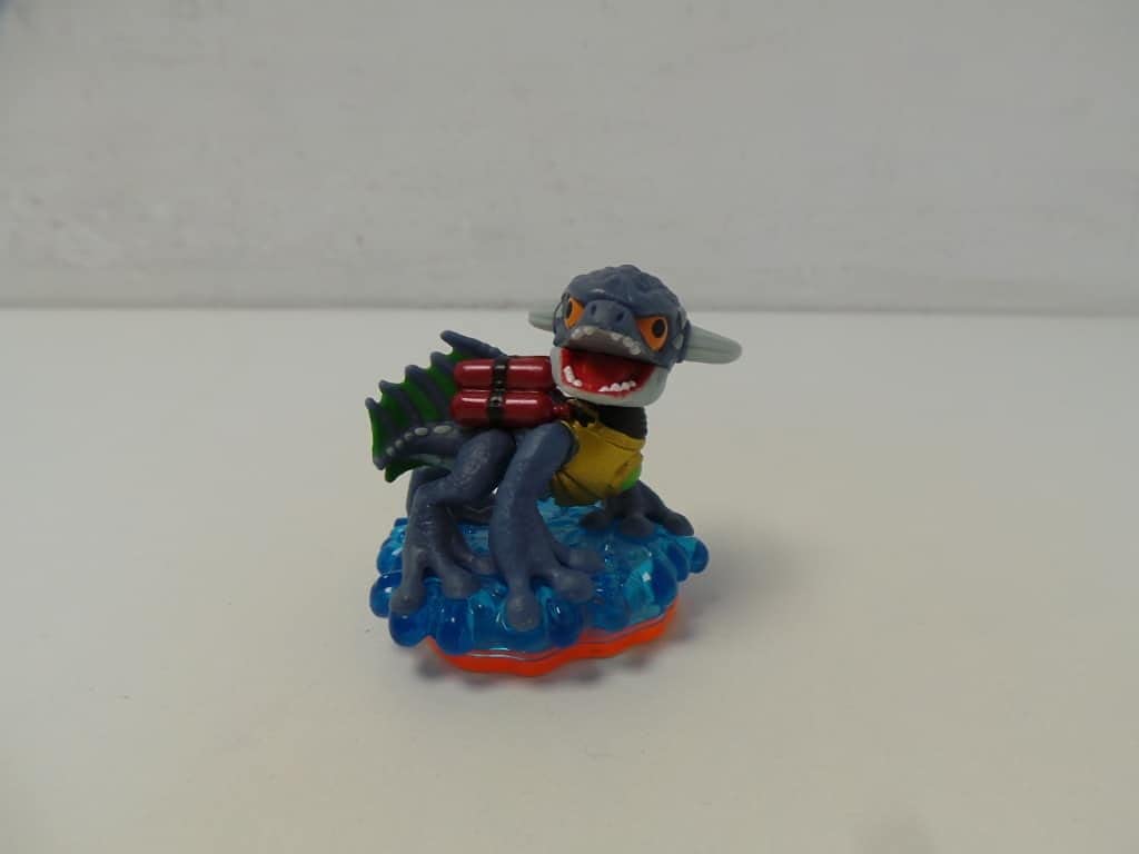 FIGURA SKYLANDERS GIANTS ZAP RESINA SINTÉTICA NEGRA ACTIVISION - 1