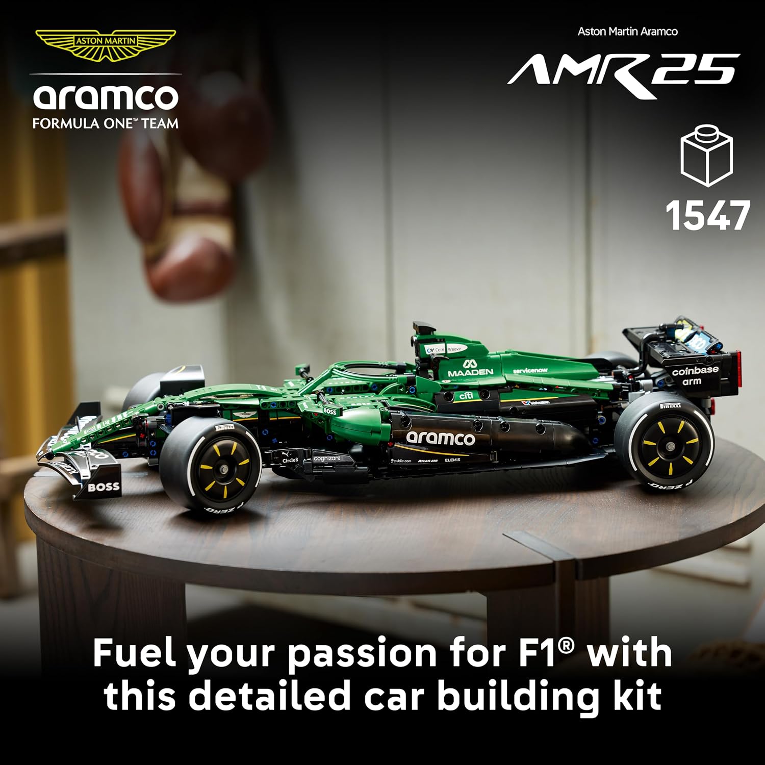 SET DE CONSTRUCCIÓN LEGO TECHNIC ASTON MARTIN ARAMCO AMR25 F1 CAR 42240 - 2