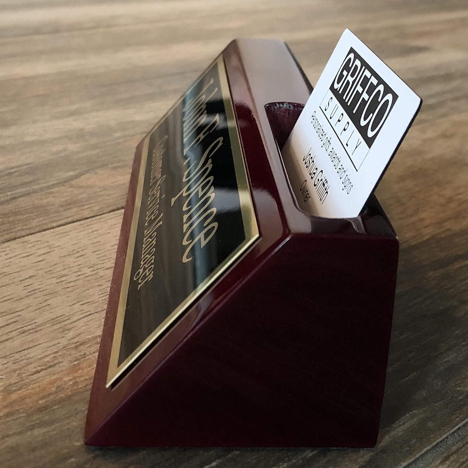 PLACA PARA ESCRITORIO GRIFFCO SUPPLY ROSEWOOD CON PORTA TARJETAS - 5