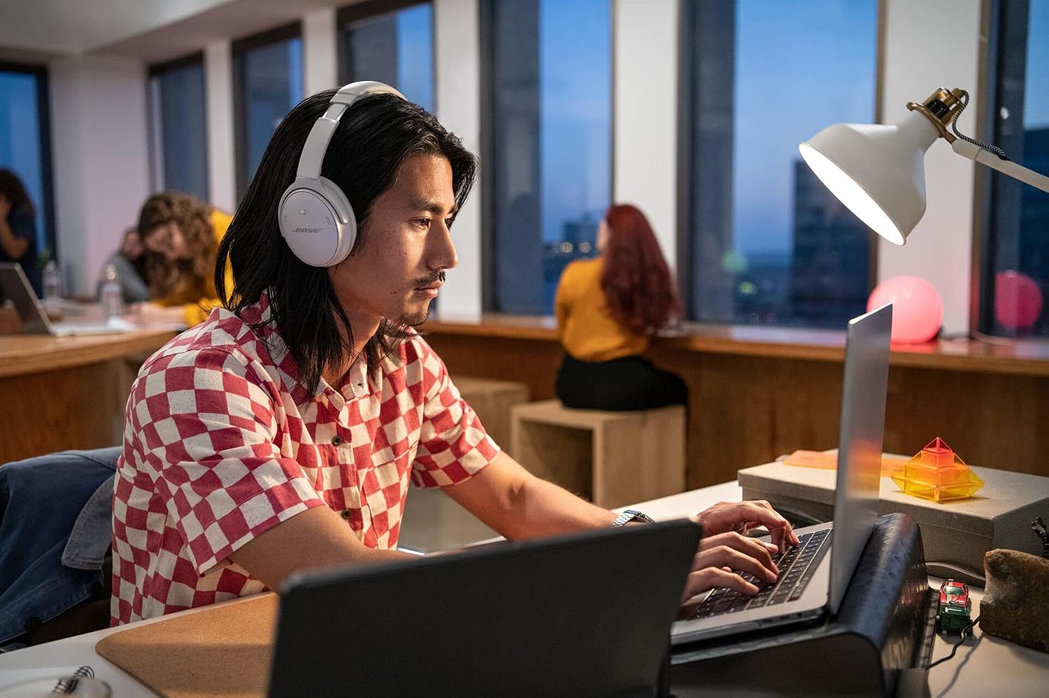 AUDÍFONOS BOSE QUIETCOMFORT 45 BLUETOOTH CANCELACIÓN DE RUIDO BLANCO HUMO - 5
