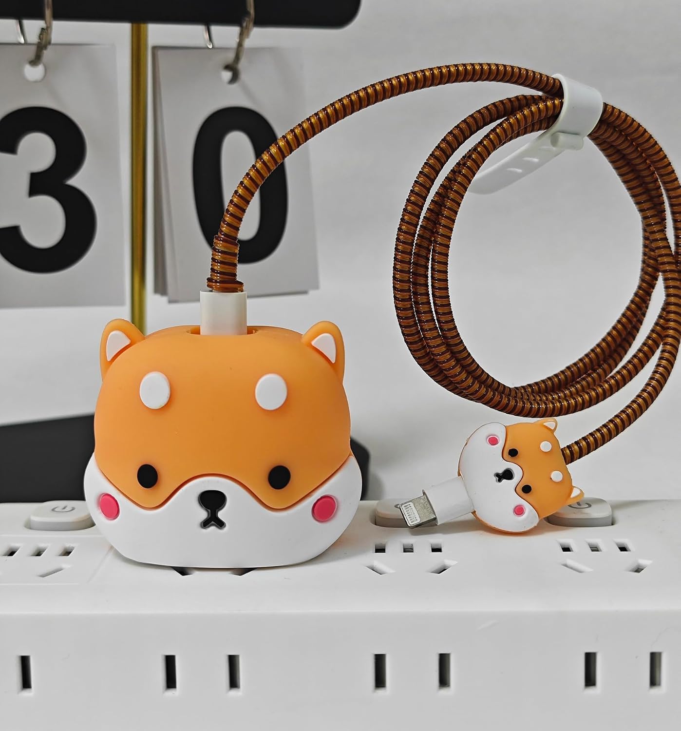 PROTECTOR PARA CARGADOR FARVEWRY COMPATIBLE CON IPHONE 20W USB-C DISEÑO SHIBA INU - 2