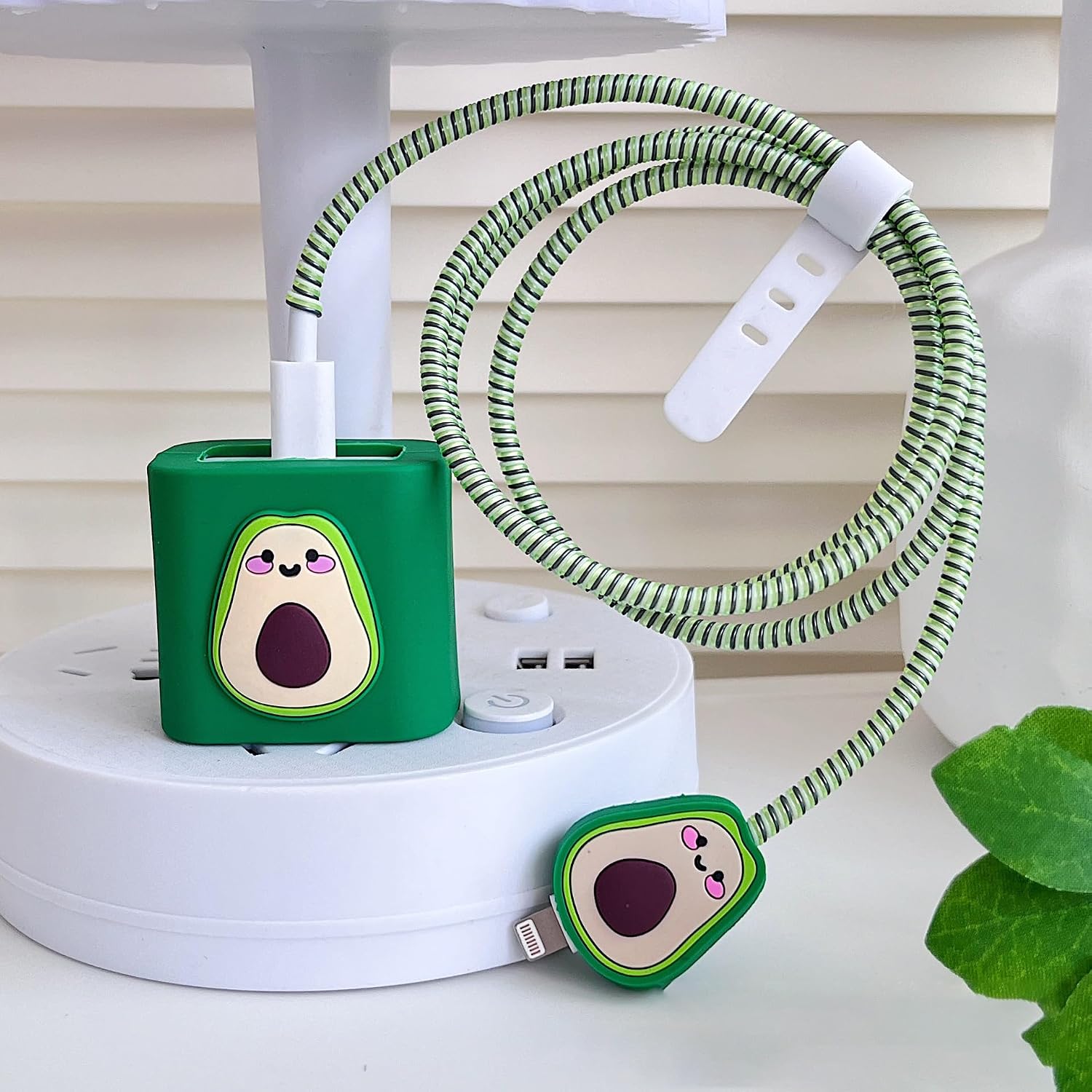 PROTECTOR PARA CARGADOR FARVEWRY COMPATIBLE CON IPHONE 20W USB-C COLOR ACEITUNA - 1