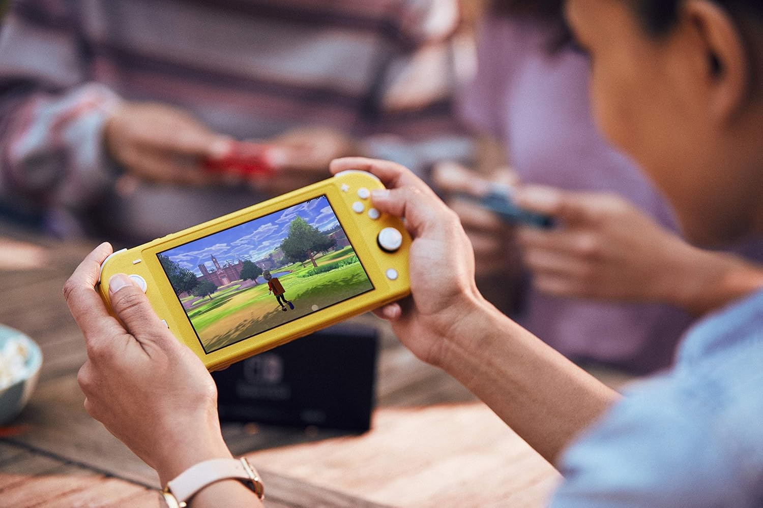 CONSOLA DE VIDEOJUEGOS PORTÁTIL NINTENDO SWITCH LITE AMARILLA HDH-001 RENOVADA - 4