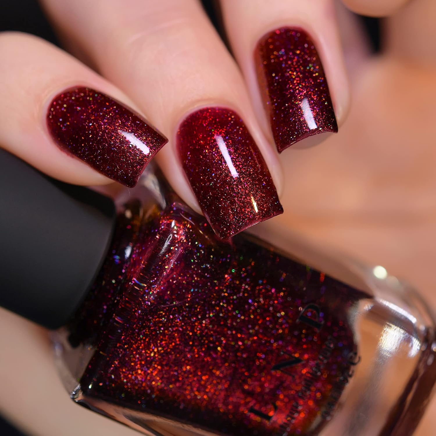 ESMALTE DE UÑAS ILNP CARRIE BLOOD RED HOLOGRAPHIC - 3