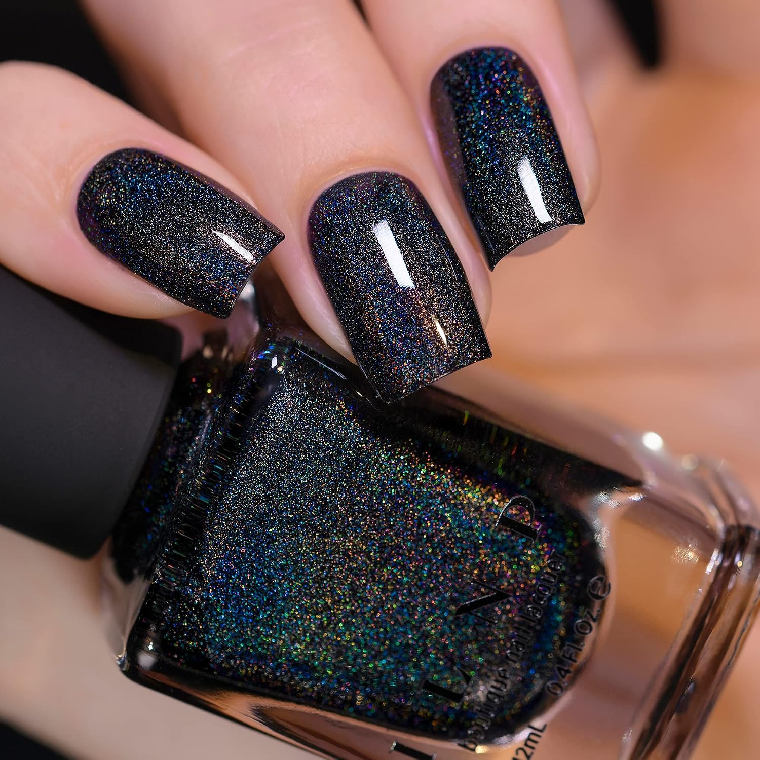 ESMALTE DE UÑAS ILNP BLACK MAGIC NEGRO HOLOGRÁFICO PROFUNDO - 3